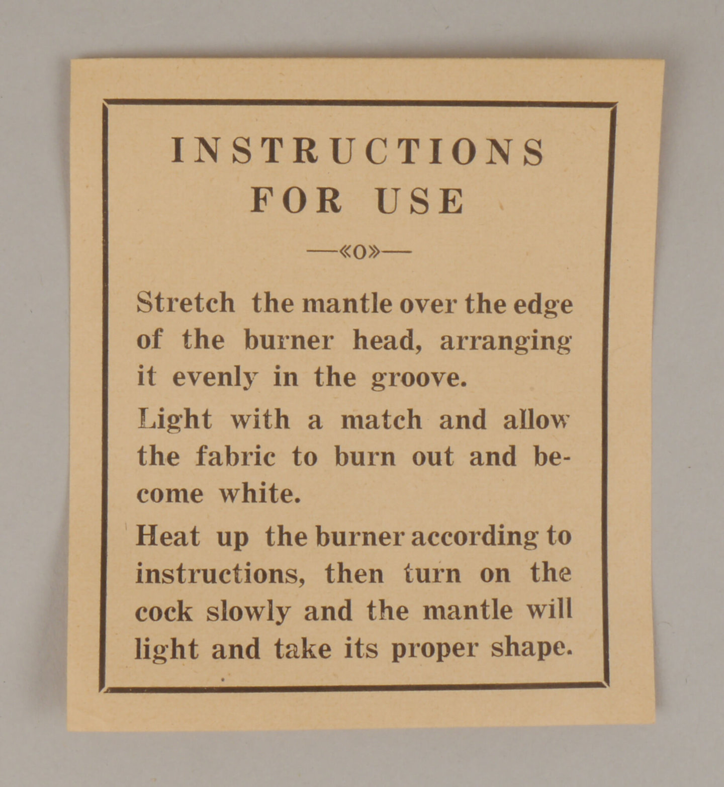 Gebruiksaanwijzing om bij verpakking met gloeikousje te voegen