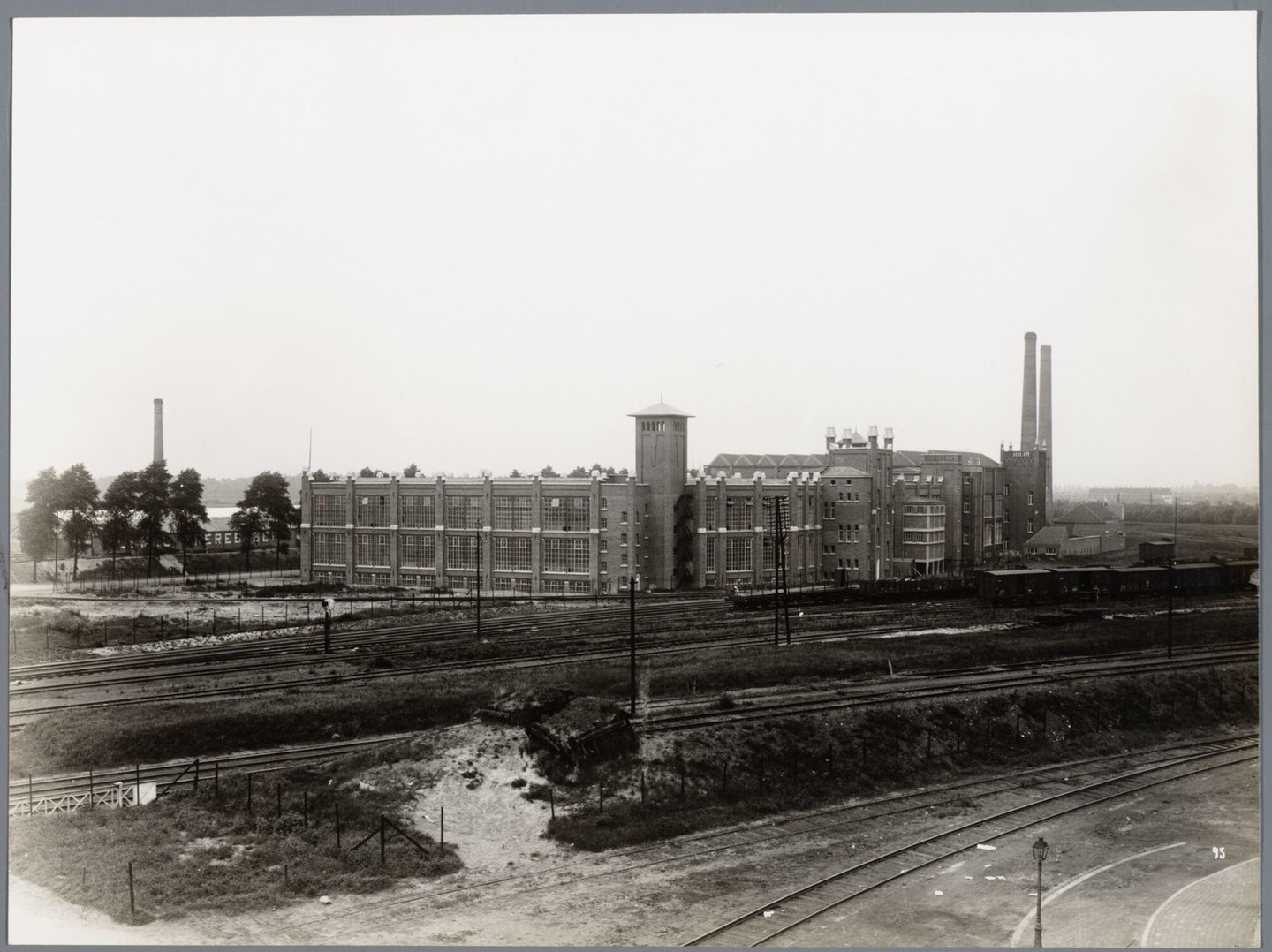 Buitenzicht van textielfabriek Vereenigde Spinnerijen en Weverijen in Gent