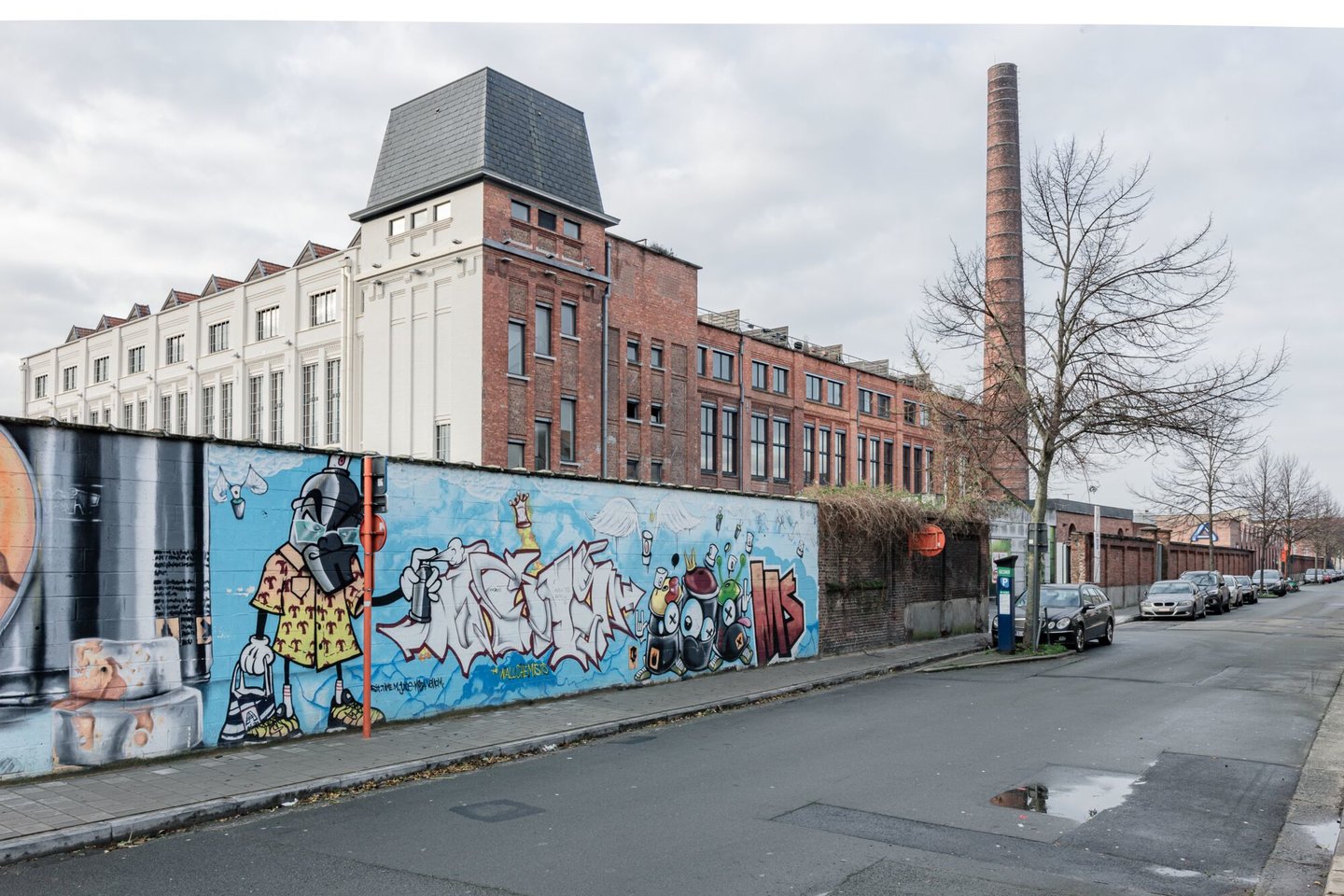 Buitenzicht van voormalige textielfabriek UCO Rooigem in Gent