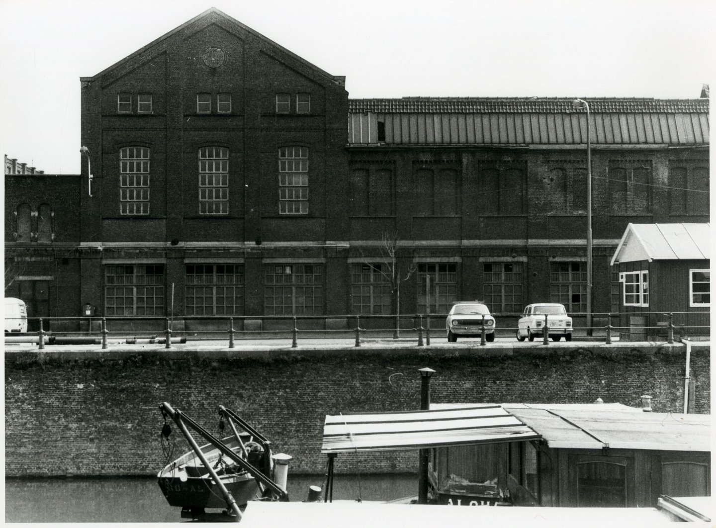Buitenzicht van textielfabriek De Backer-De Rudder in Gent