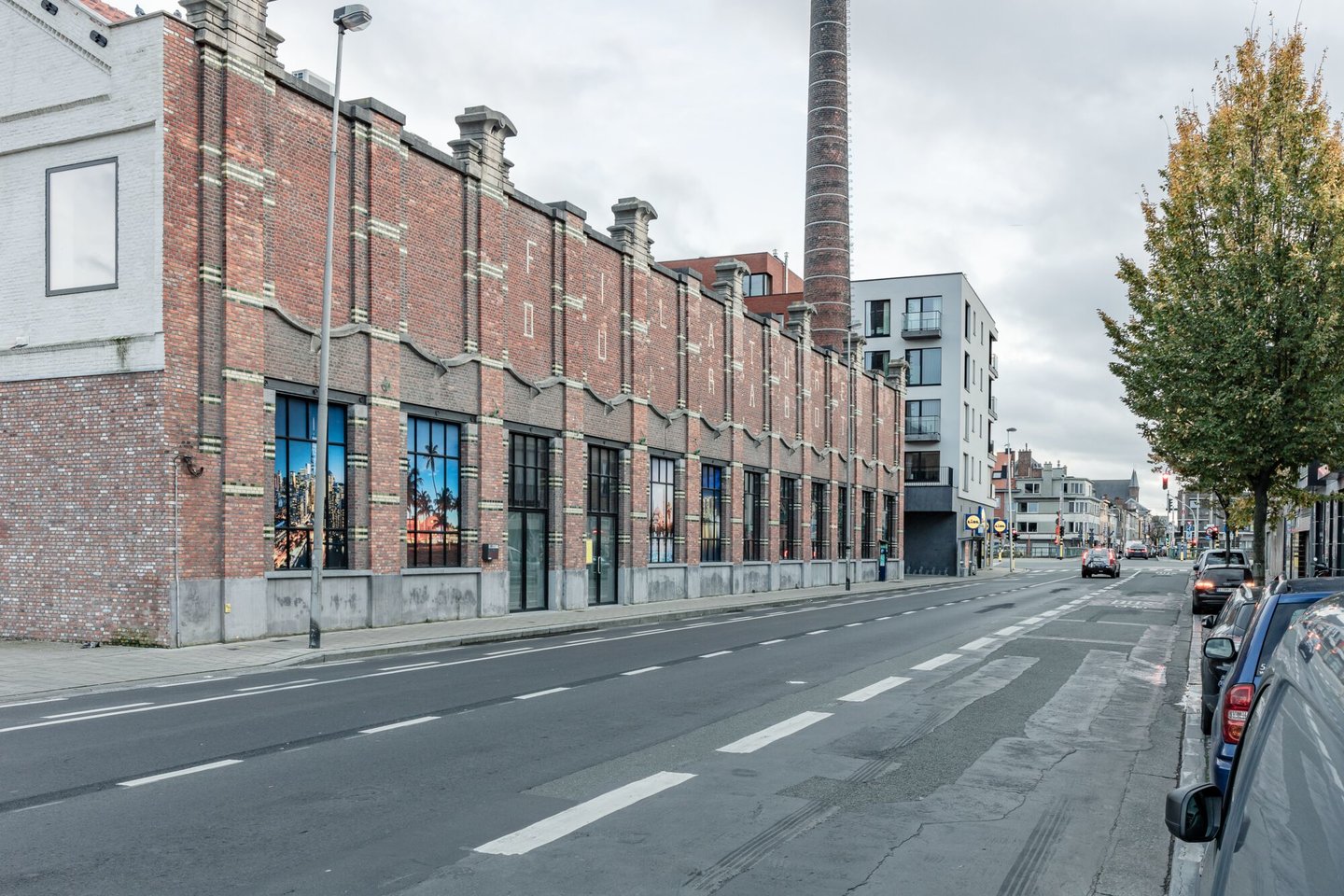 Buitenzicht van voormalige textielfabriek Filature du Rabot in Gent