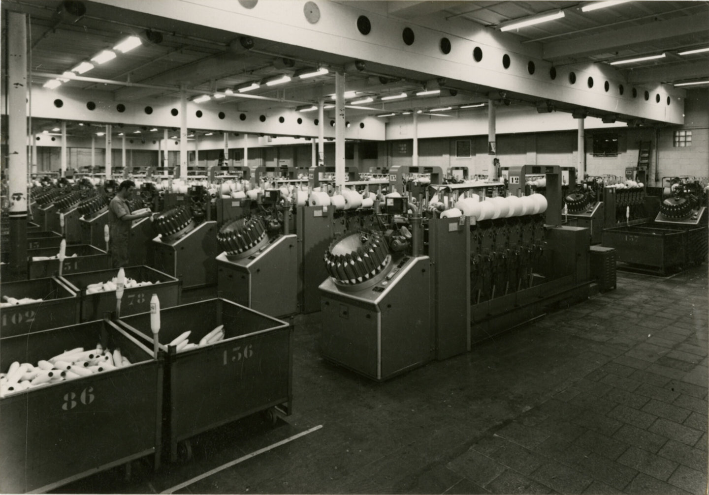 Binnenzicht van textielfabriek UCO Galveston in Gent