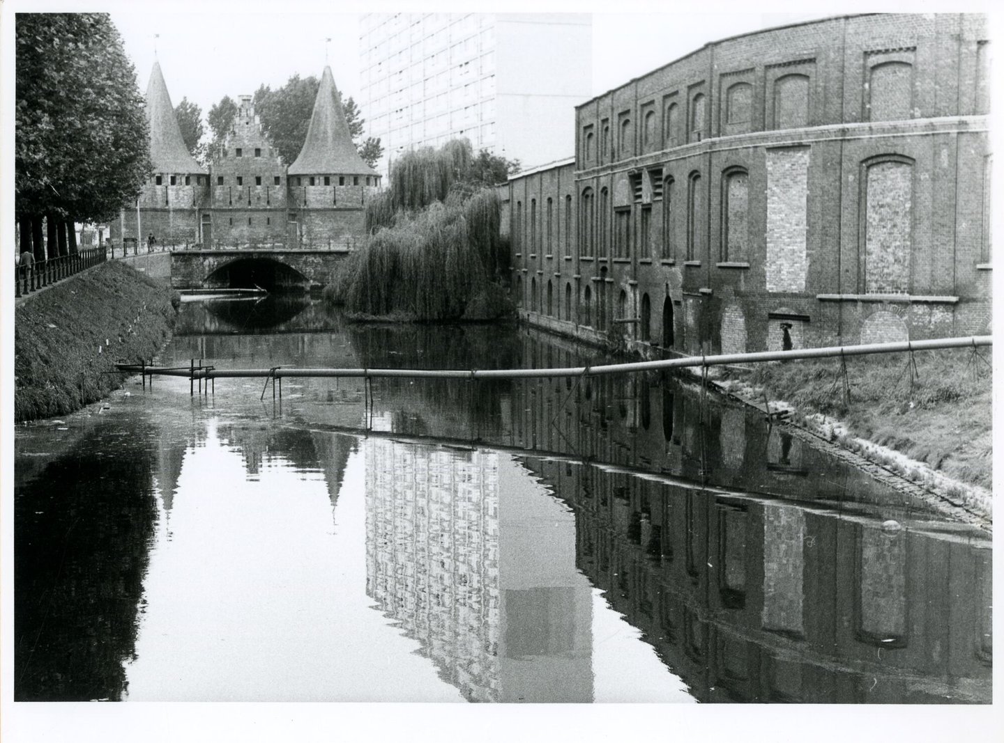 Zicht op de Lieve, het Rabot en textielfabriek UCO de Hemptinne in Gent