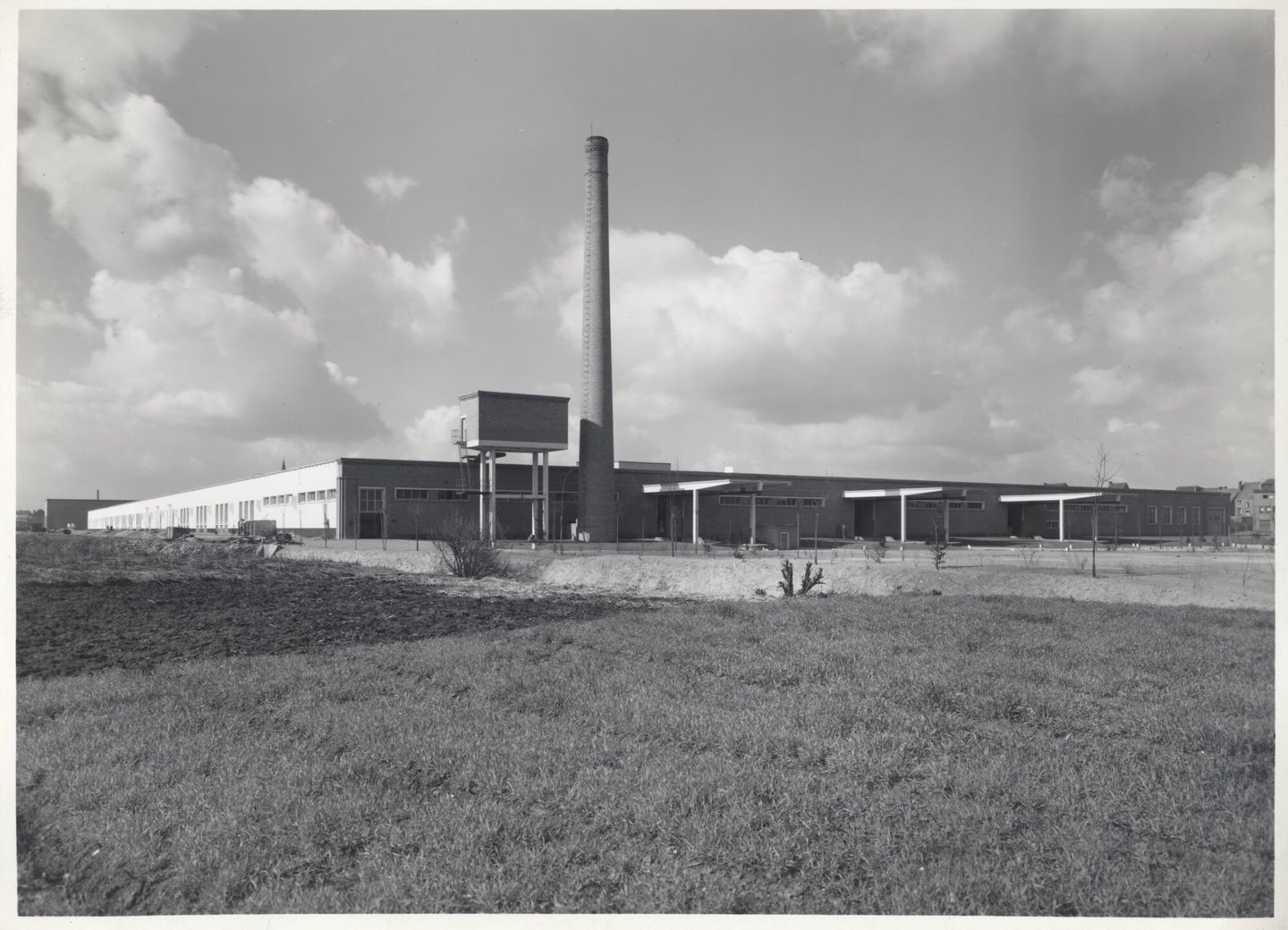 Buitenzicht van bouw textielfabriek Cotonnière Braun in Gent