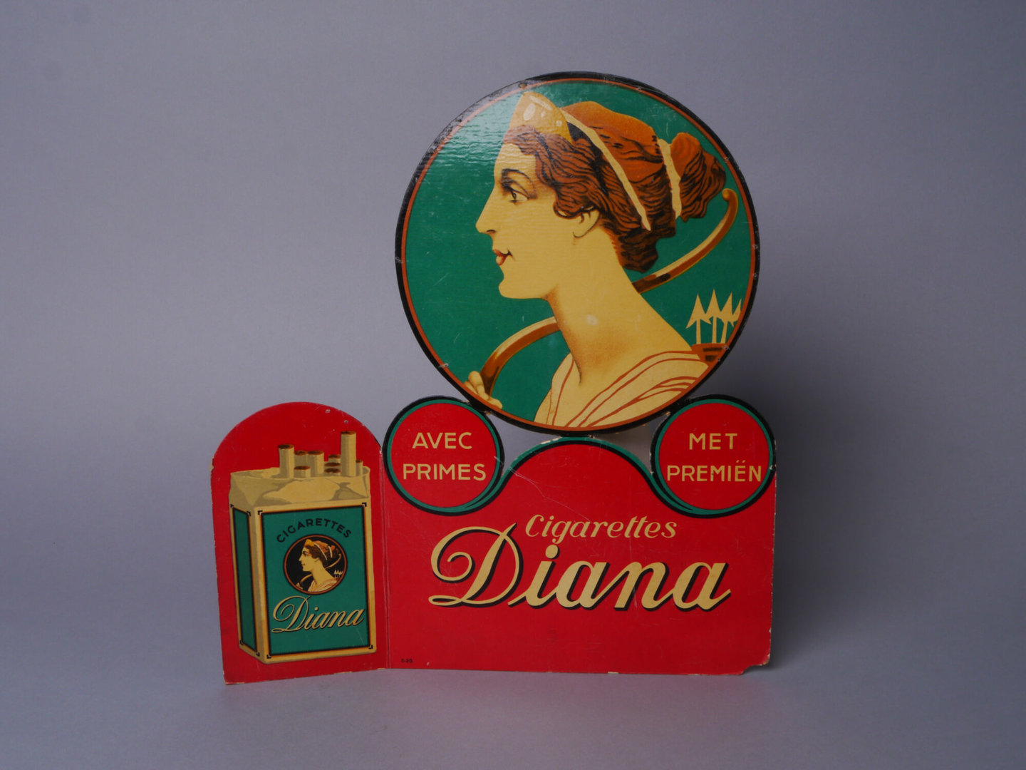 Reclamebord voor sigaretten van het merk Diana