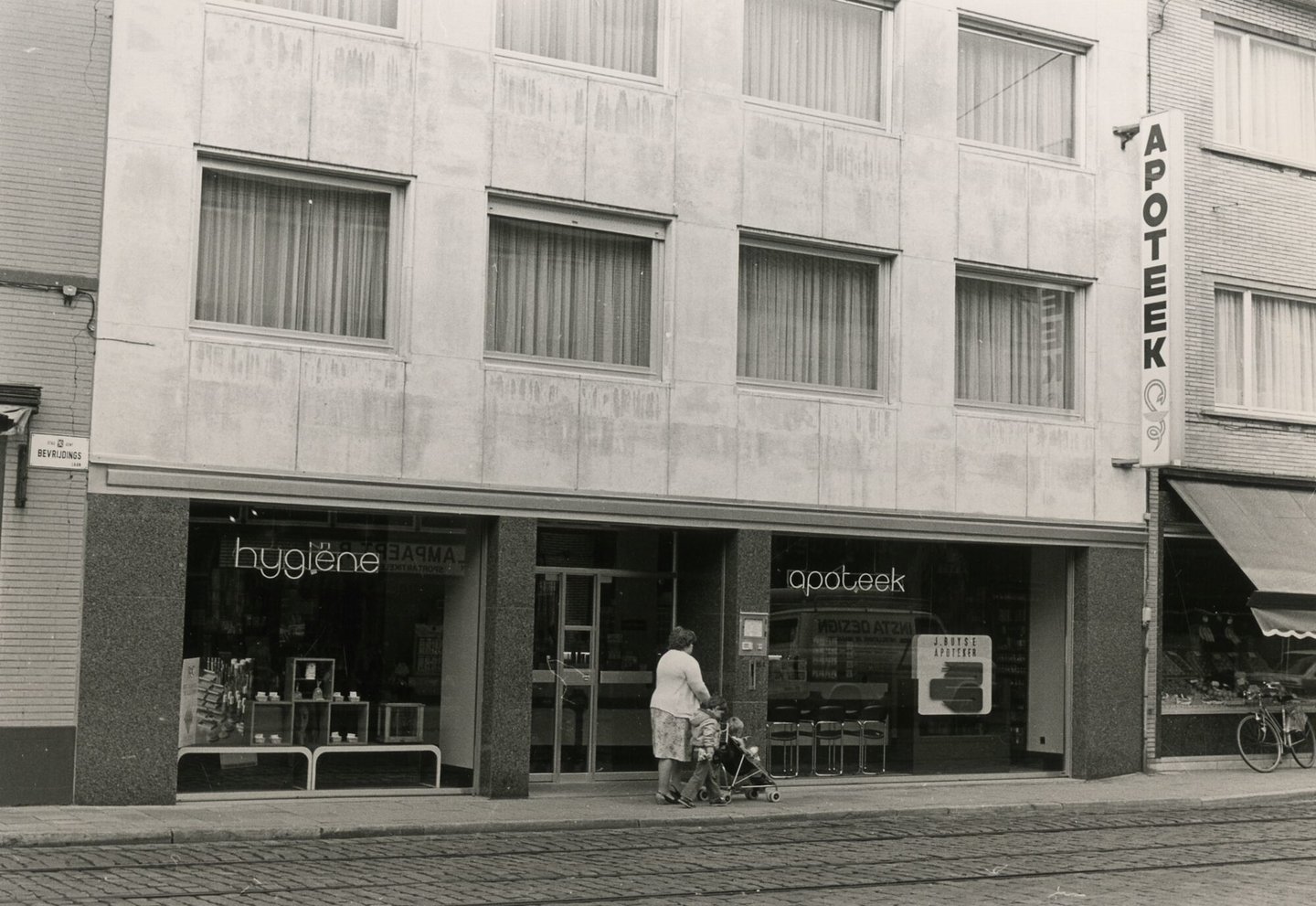 Etalage van apotheek Buyse in Gent