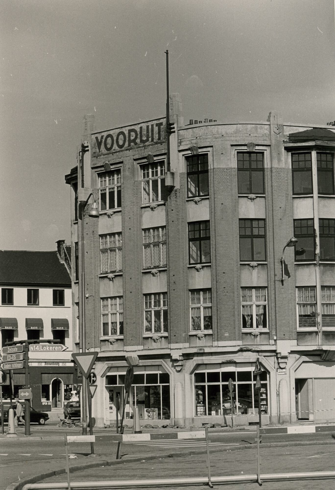 Etalage van apotheek Vooruit in Gent