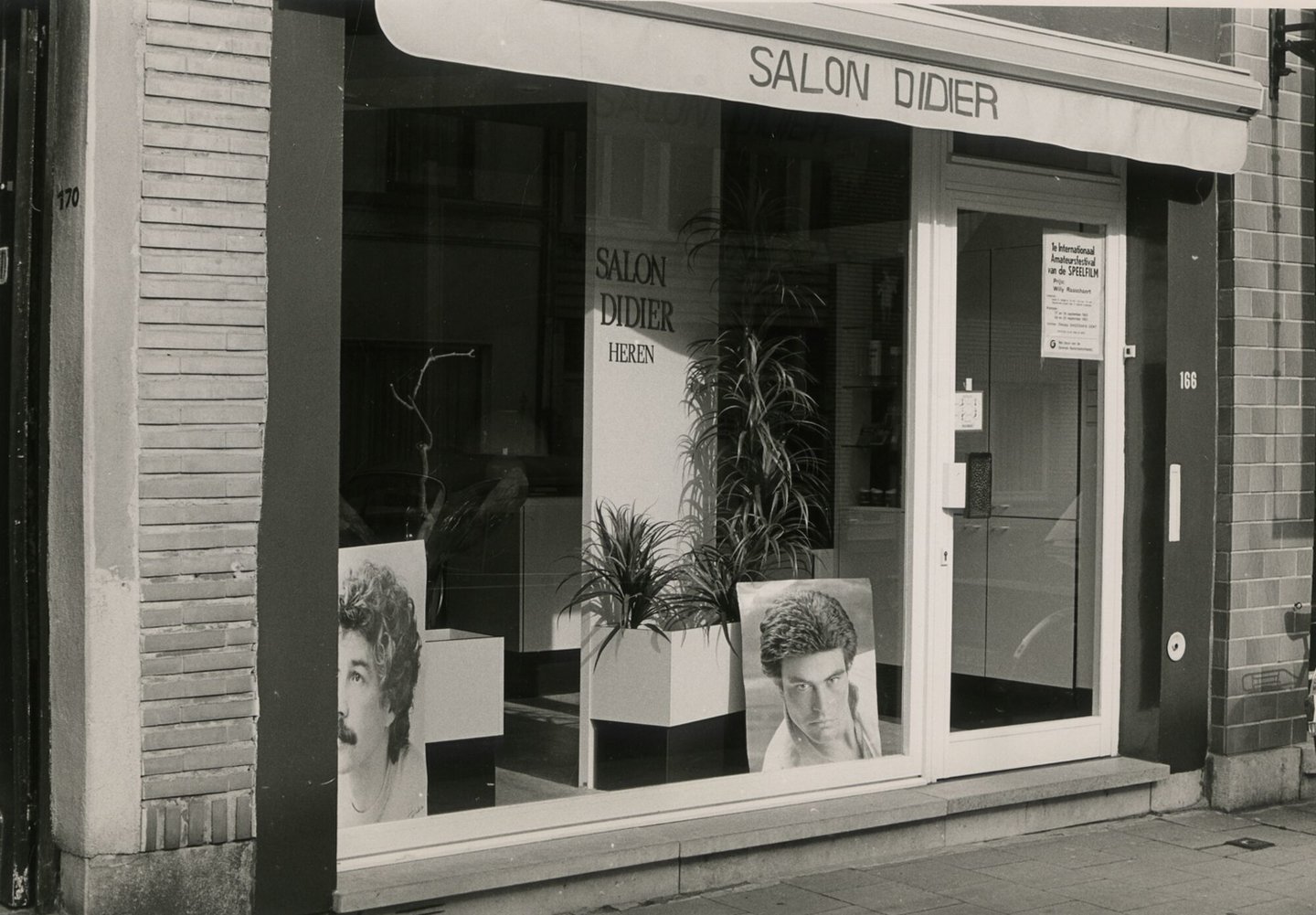 Etalage van kapsalon Didier Gent