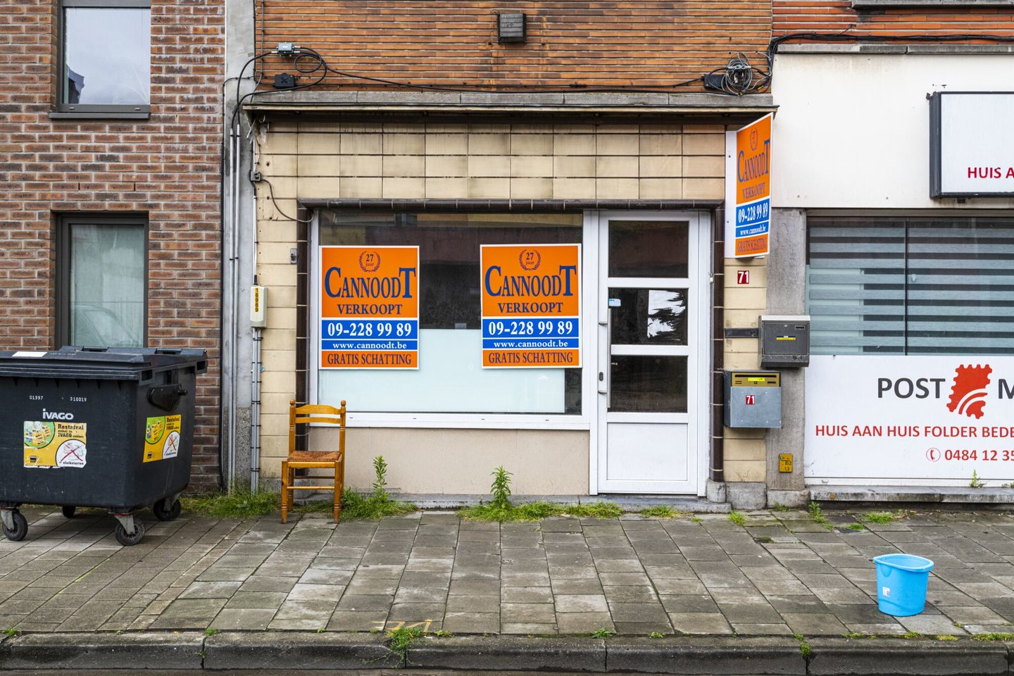 Etalage van een leegstaand handelspand in Gent
