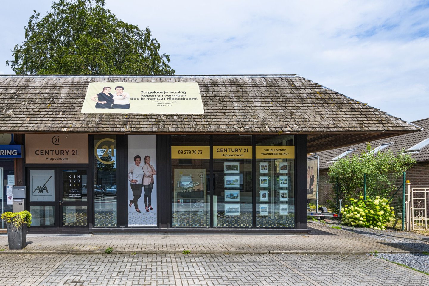 Etalage van vastgoedmakelaar Hippodroom in Drongen
