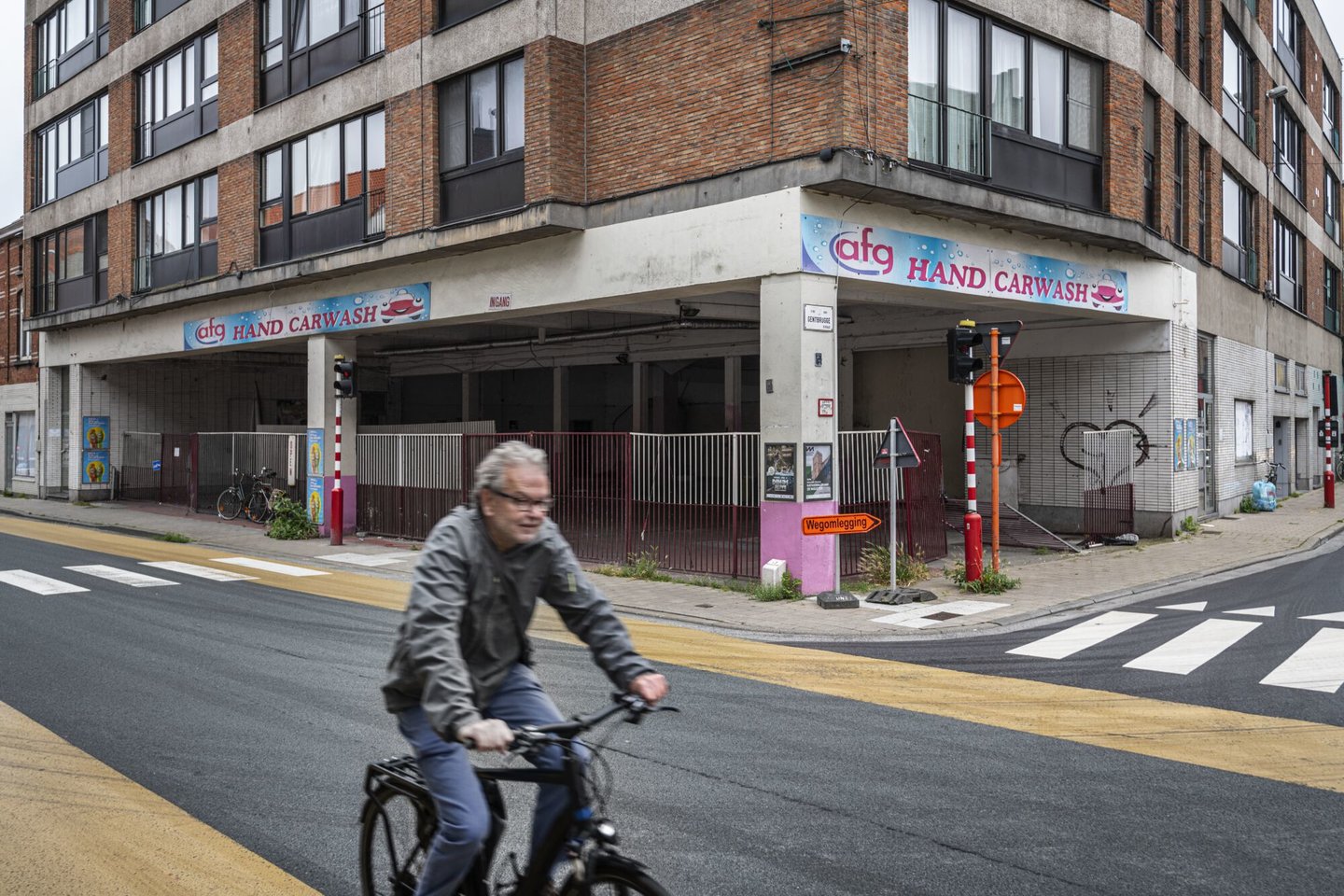 Etalage van een leegstaand handelspand in Gent