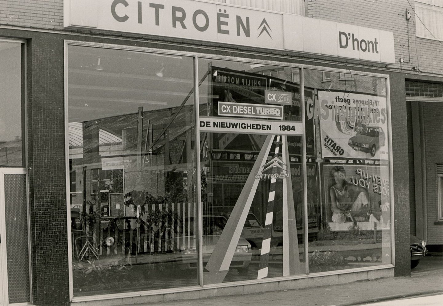 Etalage van garage Citroën D'Hont in Gent