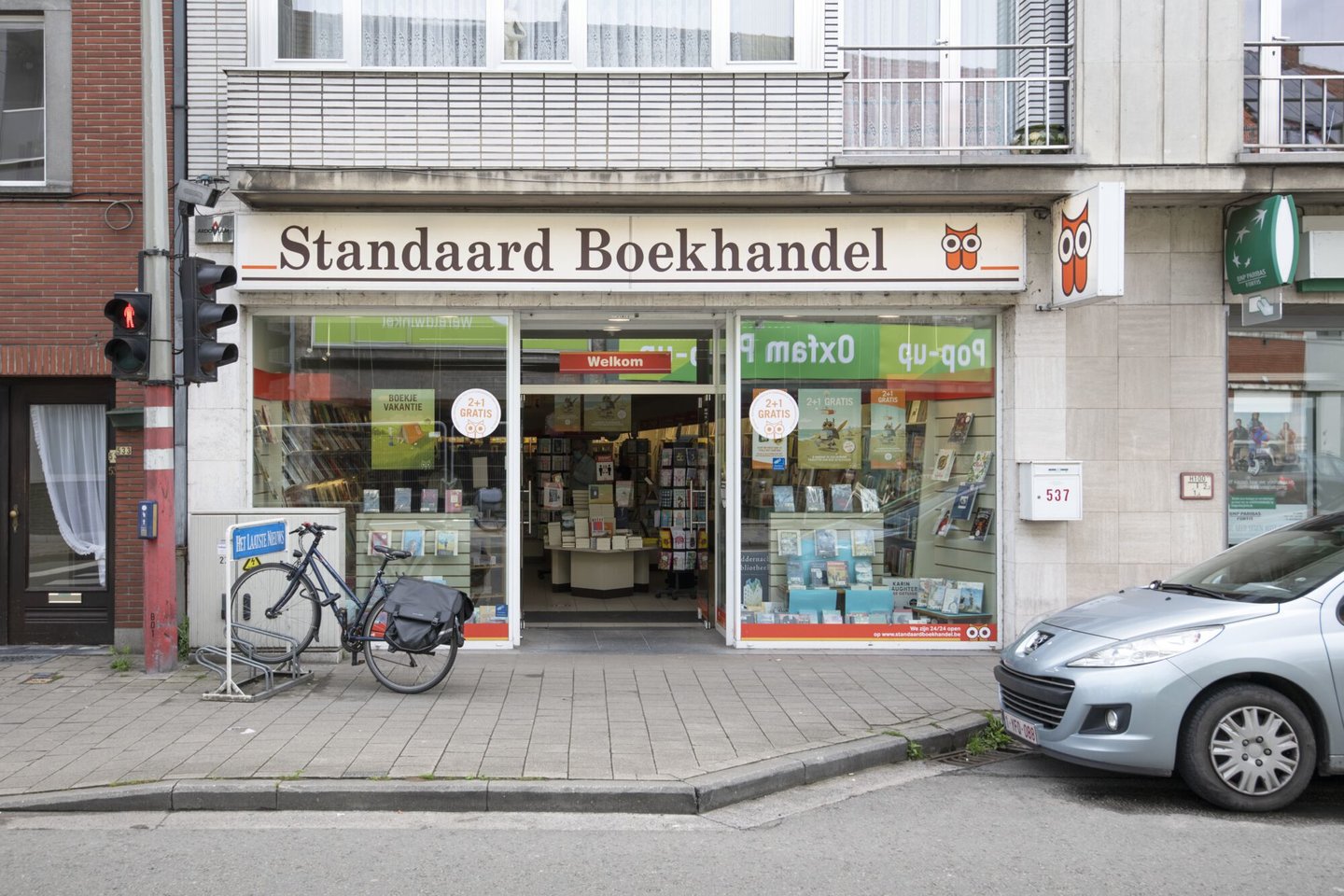 Etalage van boekhandel Standaard Boekhandel in Mariakerke