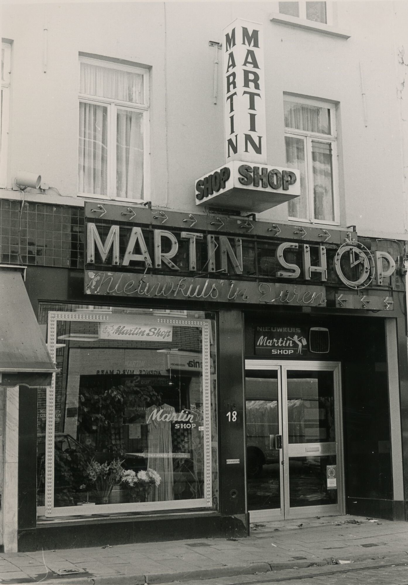 Etalage van nieuwkuis Martin Shop