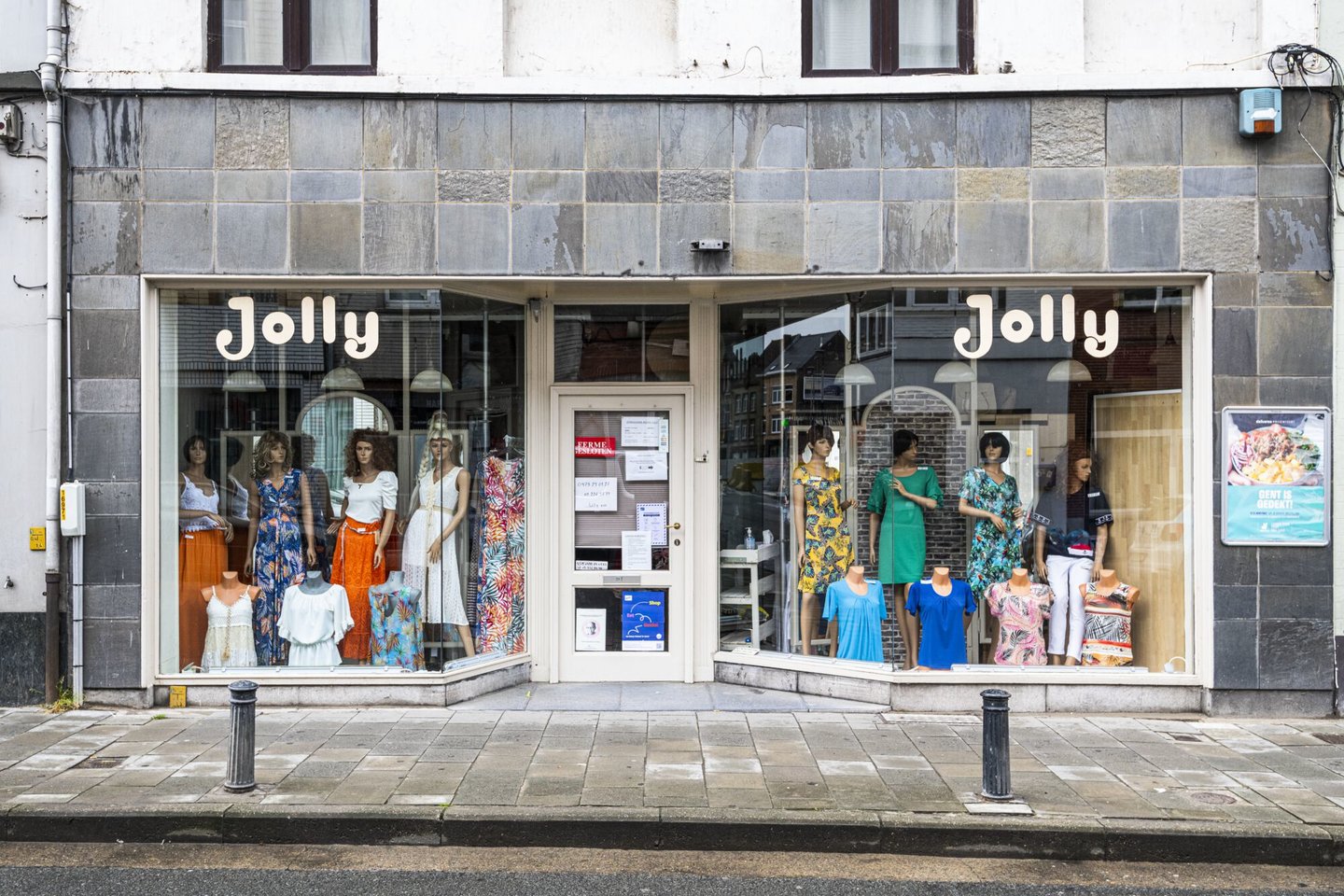 Etalage van kledingwinkel Boetiek Joly in Gent