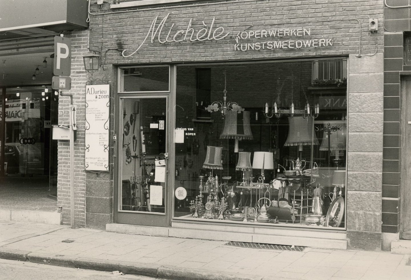 Etalage van Michèle, een winkel van koper- en kunstsmeedwerk in Gent