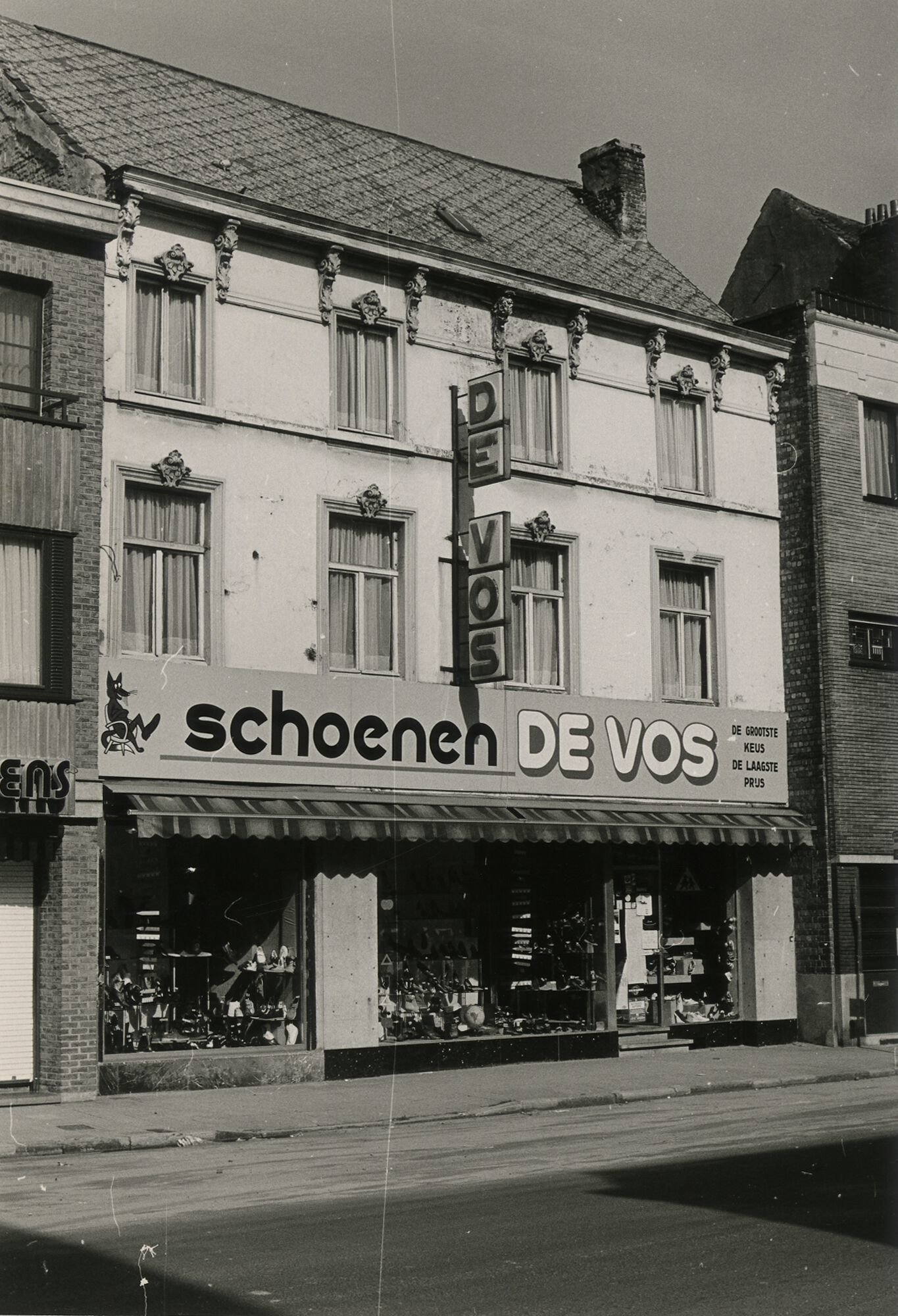 Etalage van schoenwinkel De Vos in Gent