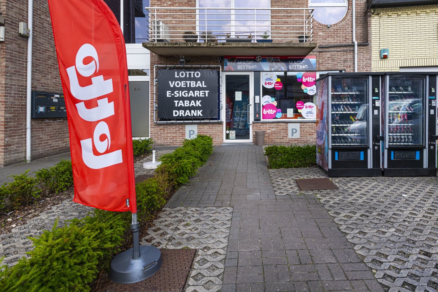 Etalage van een winkel voor sportweddenschappen en kansspelen in Wondelgem