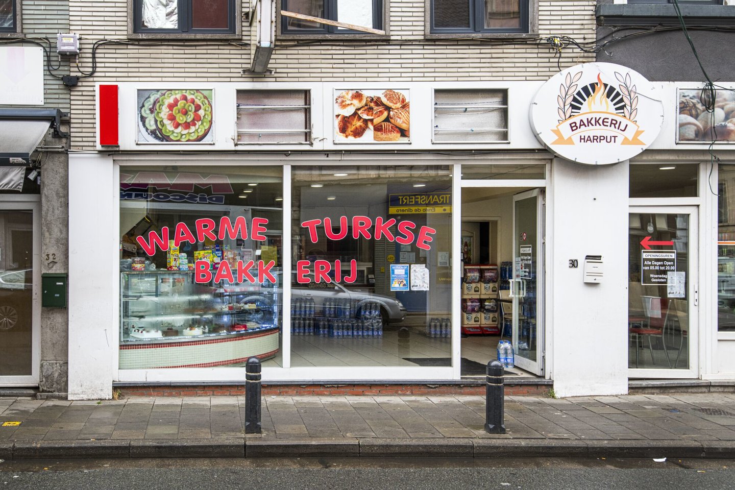 Etalage van bakkerij Harput in Gent