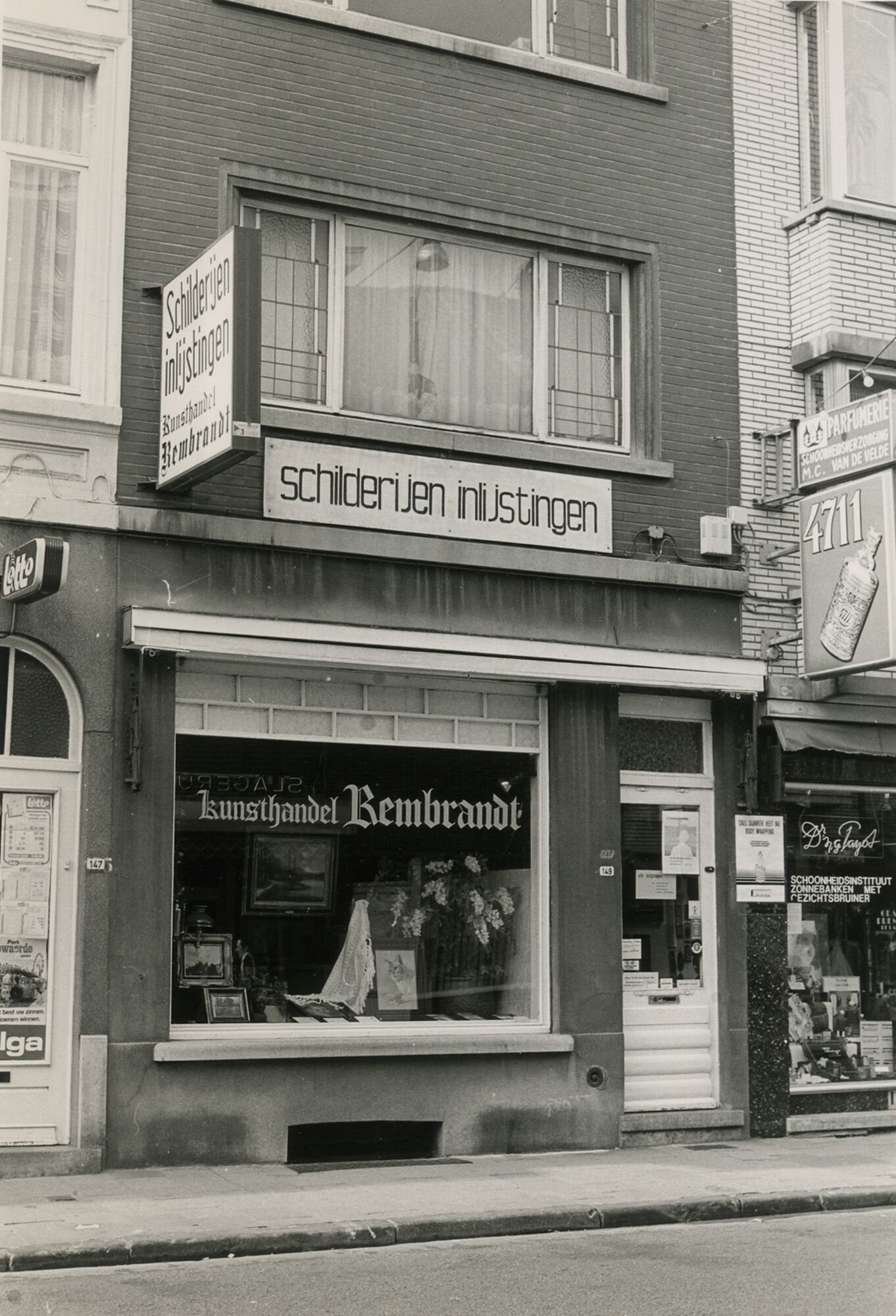 Etalage van kunstgalerij Rembrandt en inlijstingen in Gent