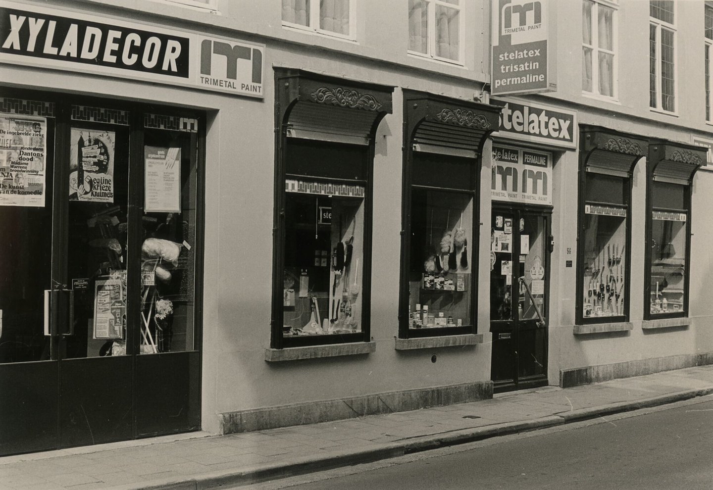 Etalage van een verfwinkel in Gent
