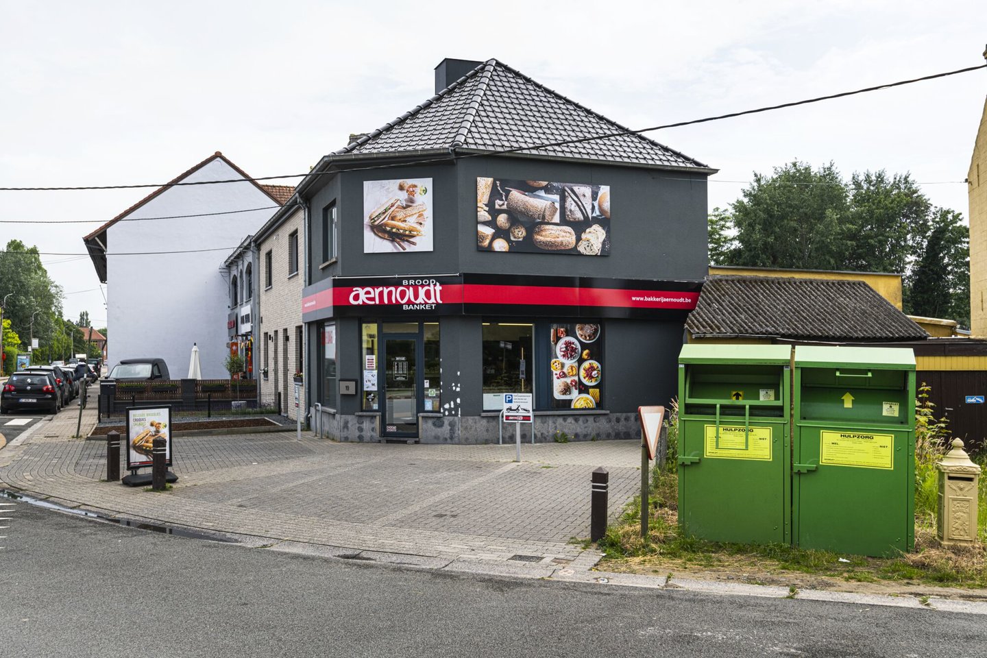 Etalage van bakkerij Aernoudt in Drongen