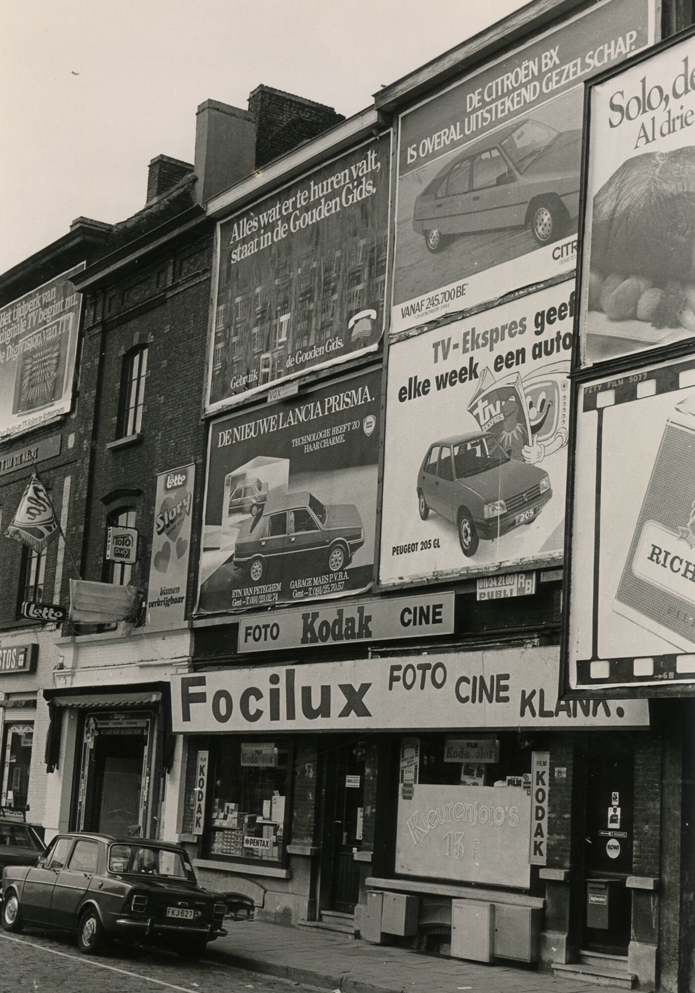 Etalage van fotografiewinkel Focilux in Gent