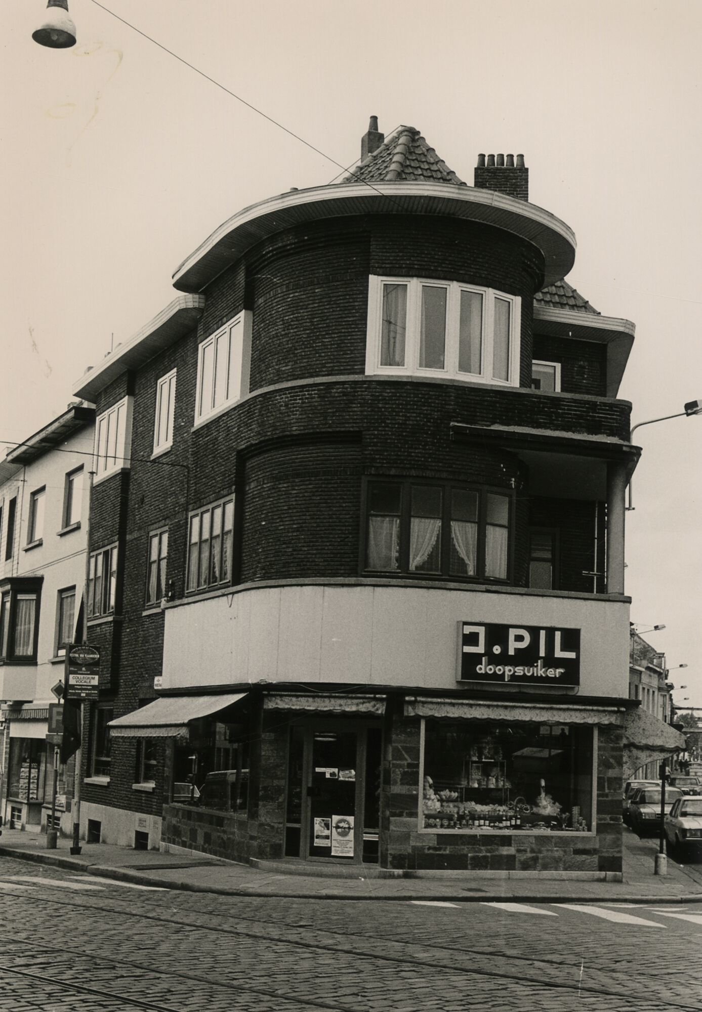 Etalage van doopsuiker J. Pil in Gent