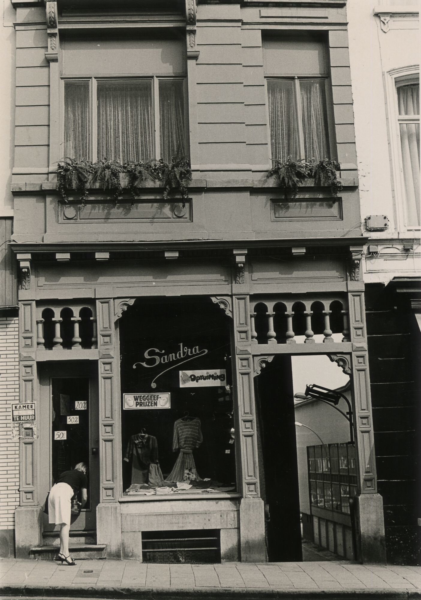 Etalage van kledingwinkel Sandra in Gent