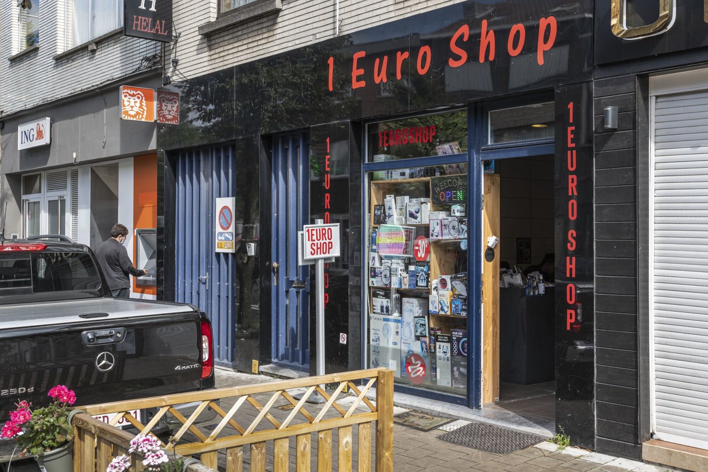 Etalage van warenhuis / outlet store 1 Euroshop in Gent