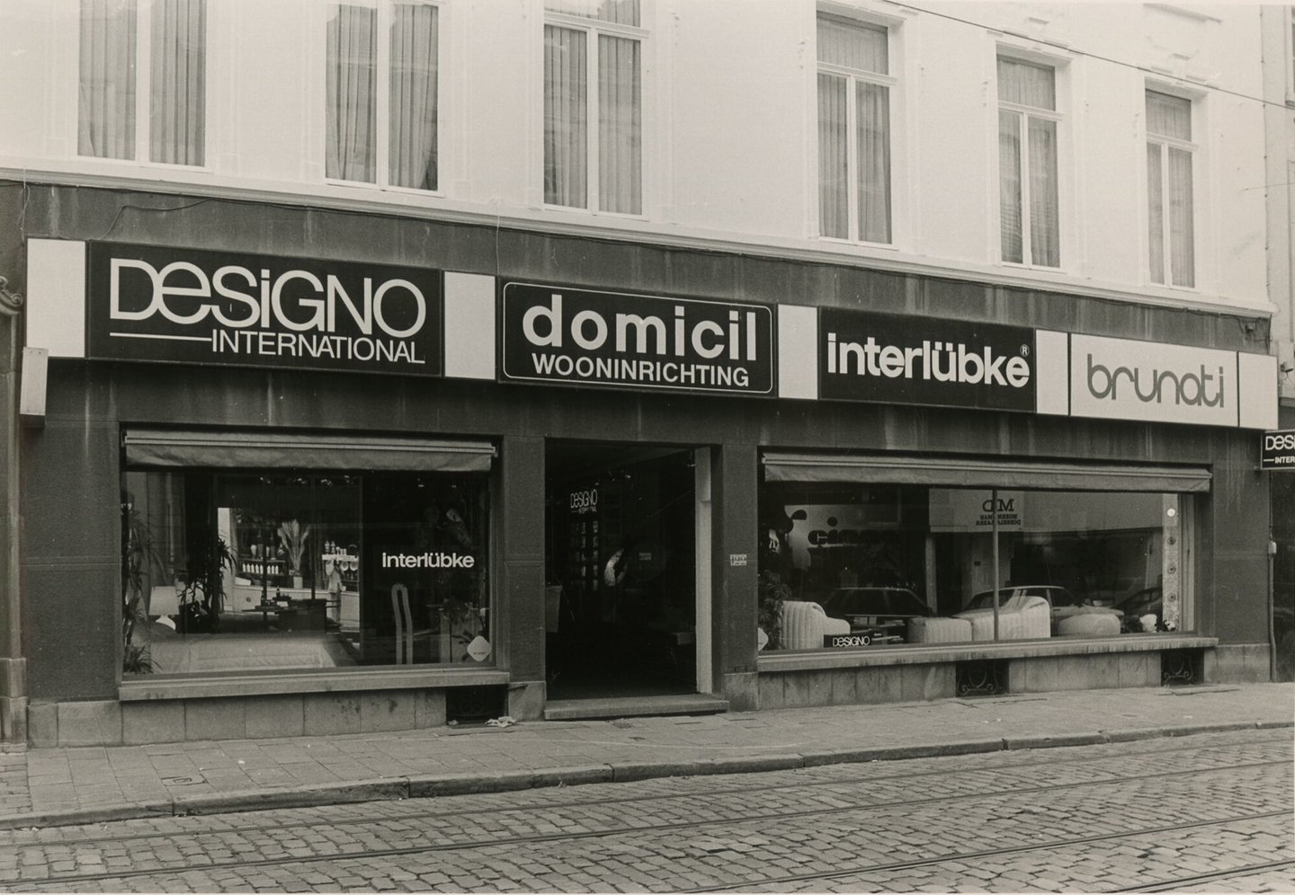 Etalage van meubelwinkel Domicil in Gent