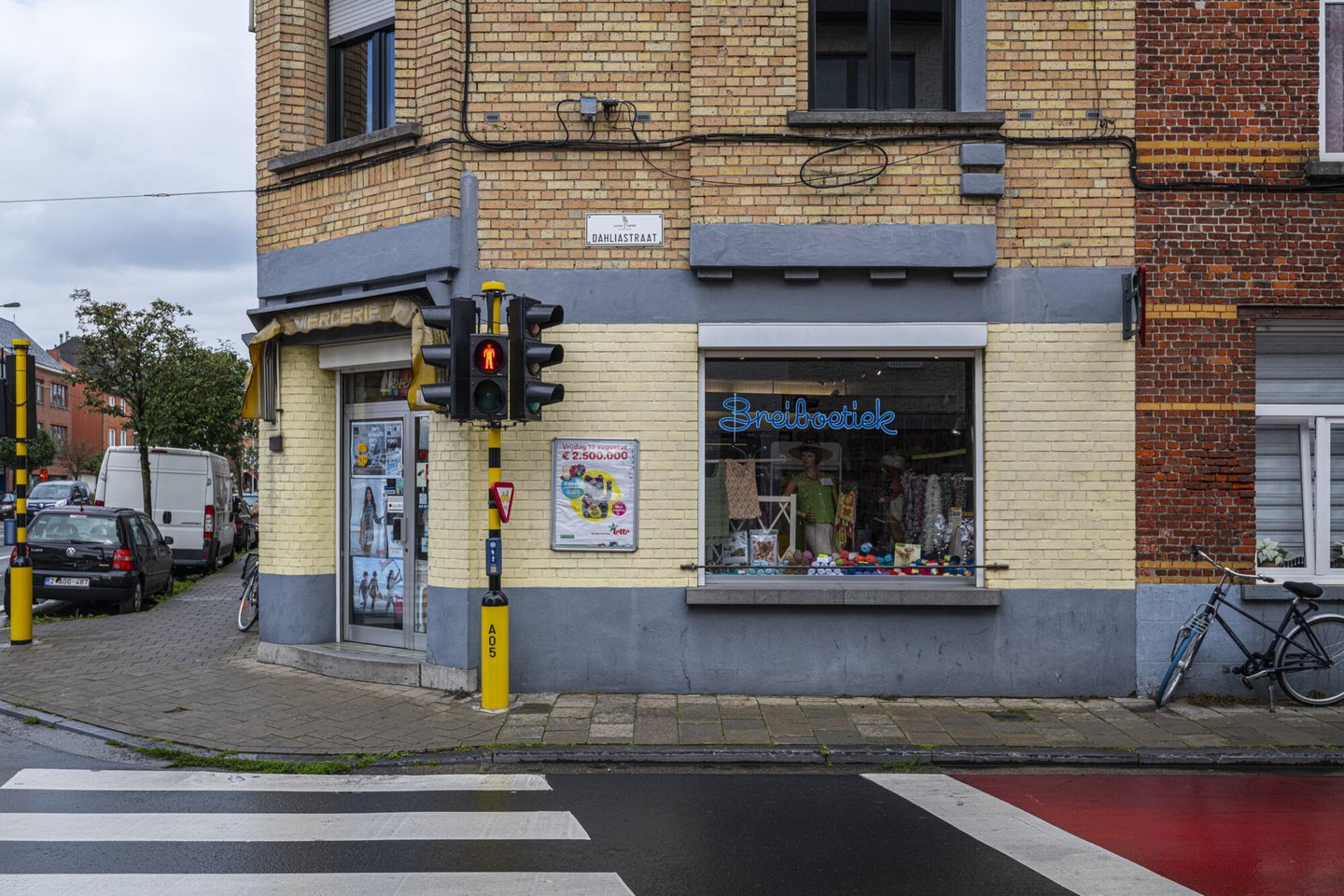 Etalage van breigoedwinkel Breiboetiek in Gent