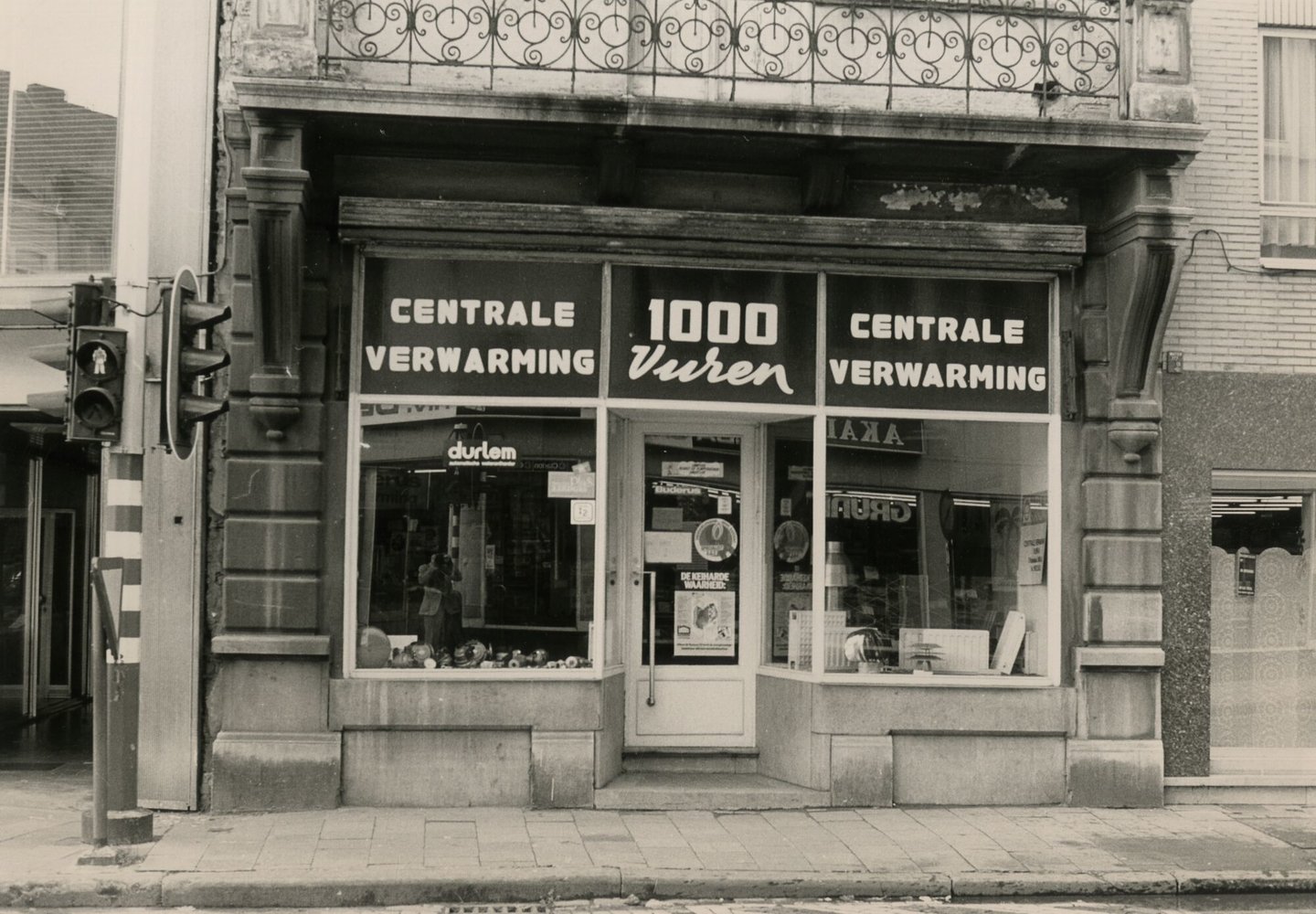 Etalage van 1000 Vuren, een winkel van centrale verwarming in Gent