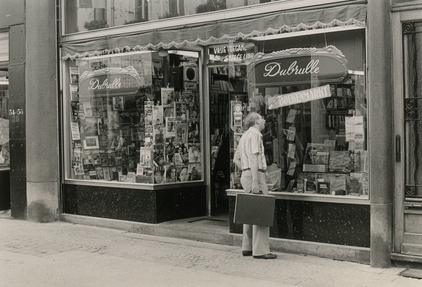Etalage van boekhandel en uitgeverij Dubrulle in Gent