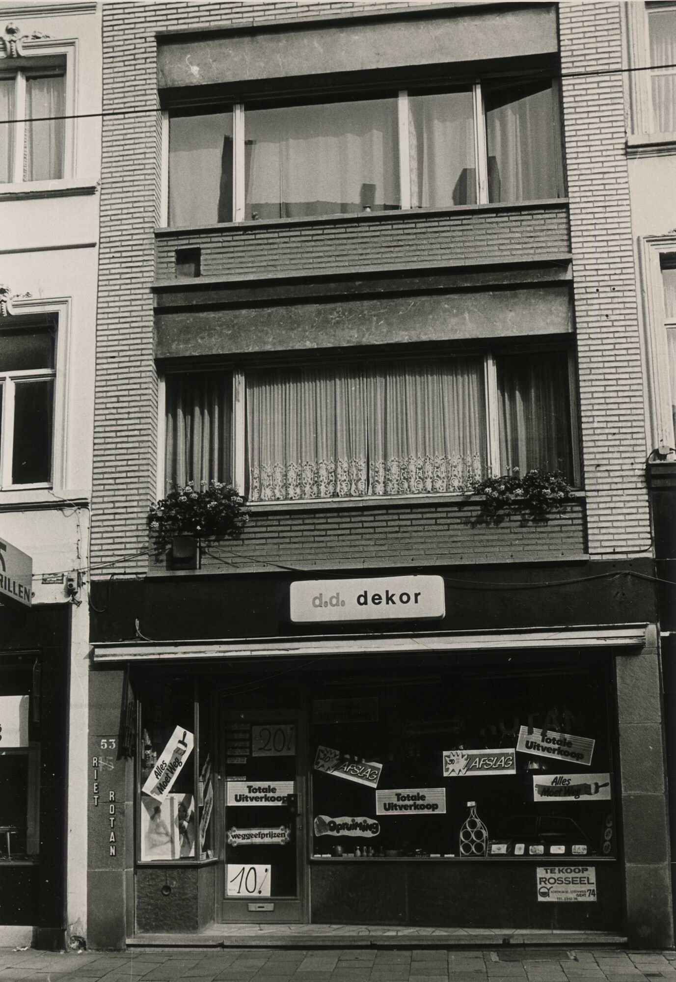 Etalage van interieurzaak d.d. dekor in Gent