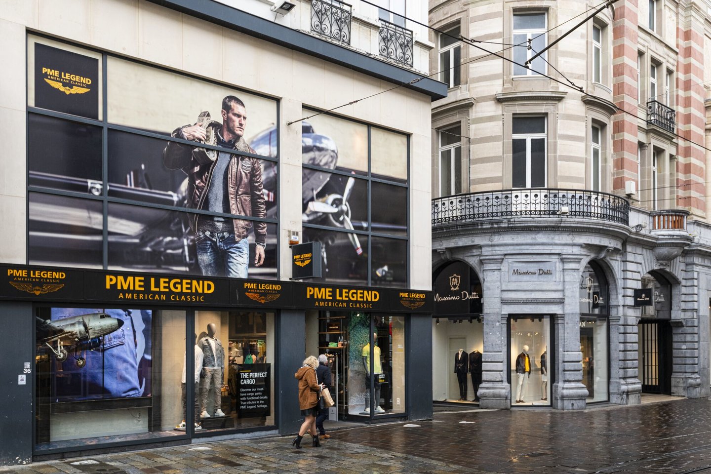 Etalage van kledingwinkel PME Legend in Gent