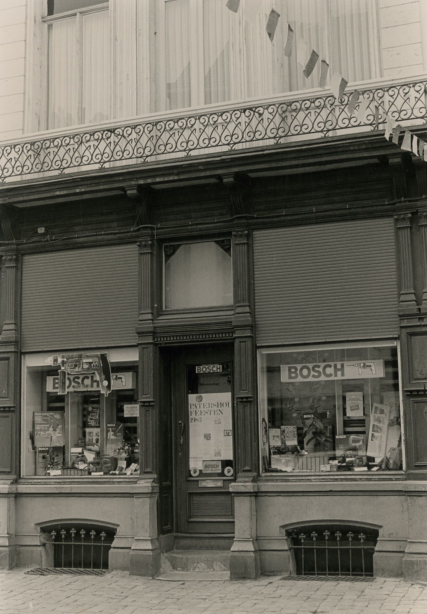 Etalage van een ijzerhandel in Gent