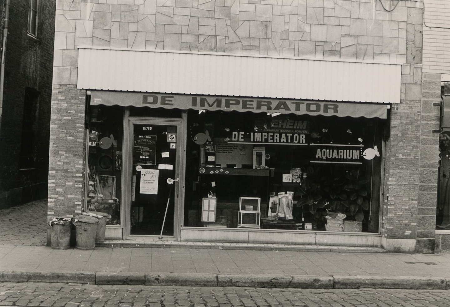 Etalage van aquariumwinkel De Imperator in Gent