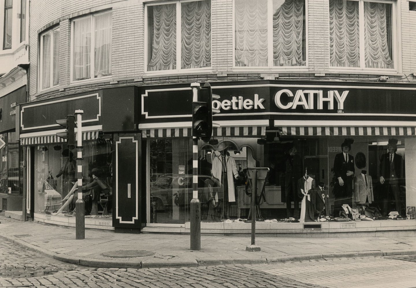 Etalage van kledingwinkel Cathy in Gent