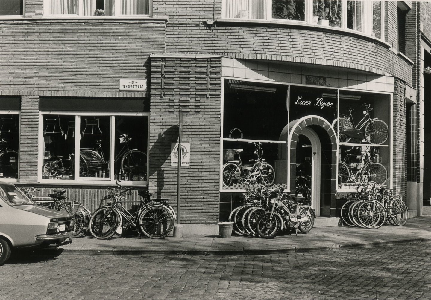 Etalage van fietswinkel Lucien Buysse in Gent