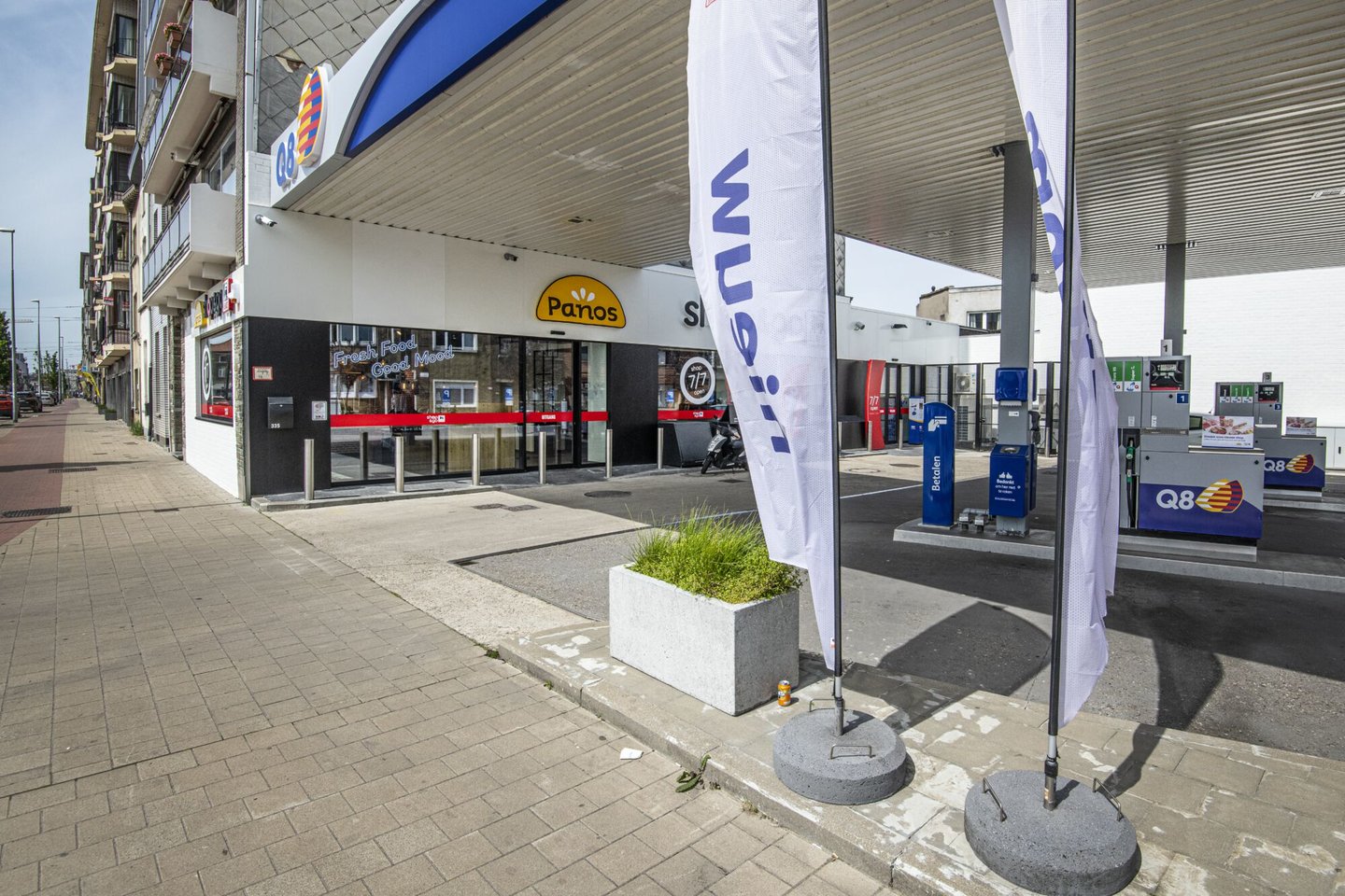 Tankstation Q8 in Gent met Panos broodjeszaak in Ledeberg