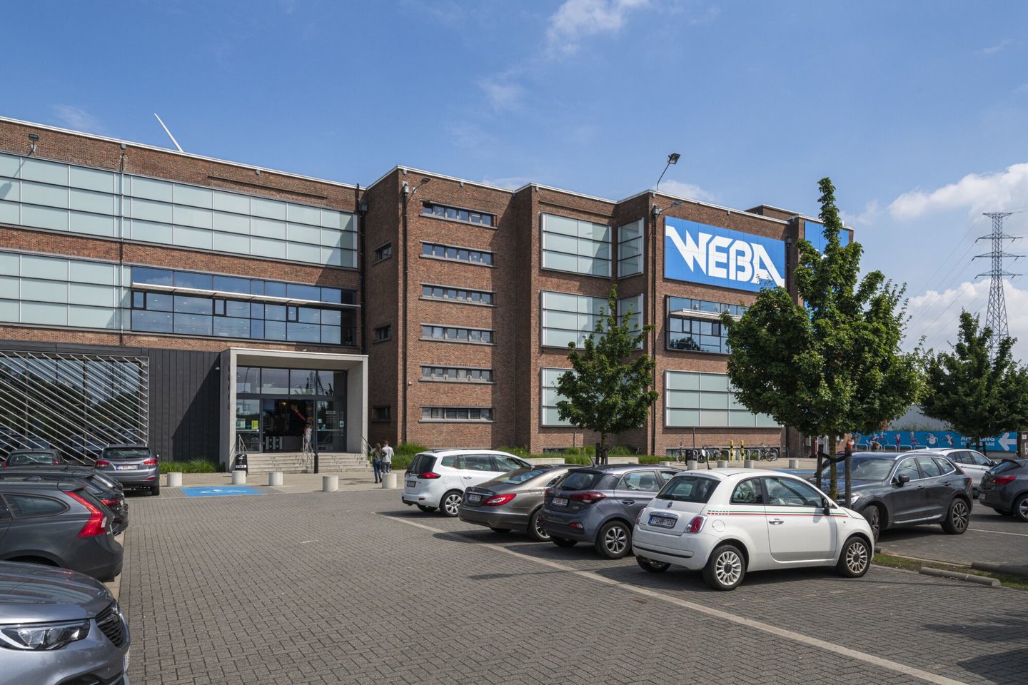 Weba meubel- en woonwinkel in Gent