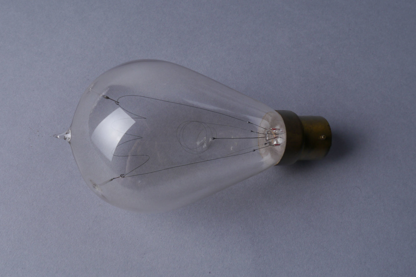 Gloeilamp zonder merk