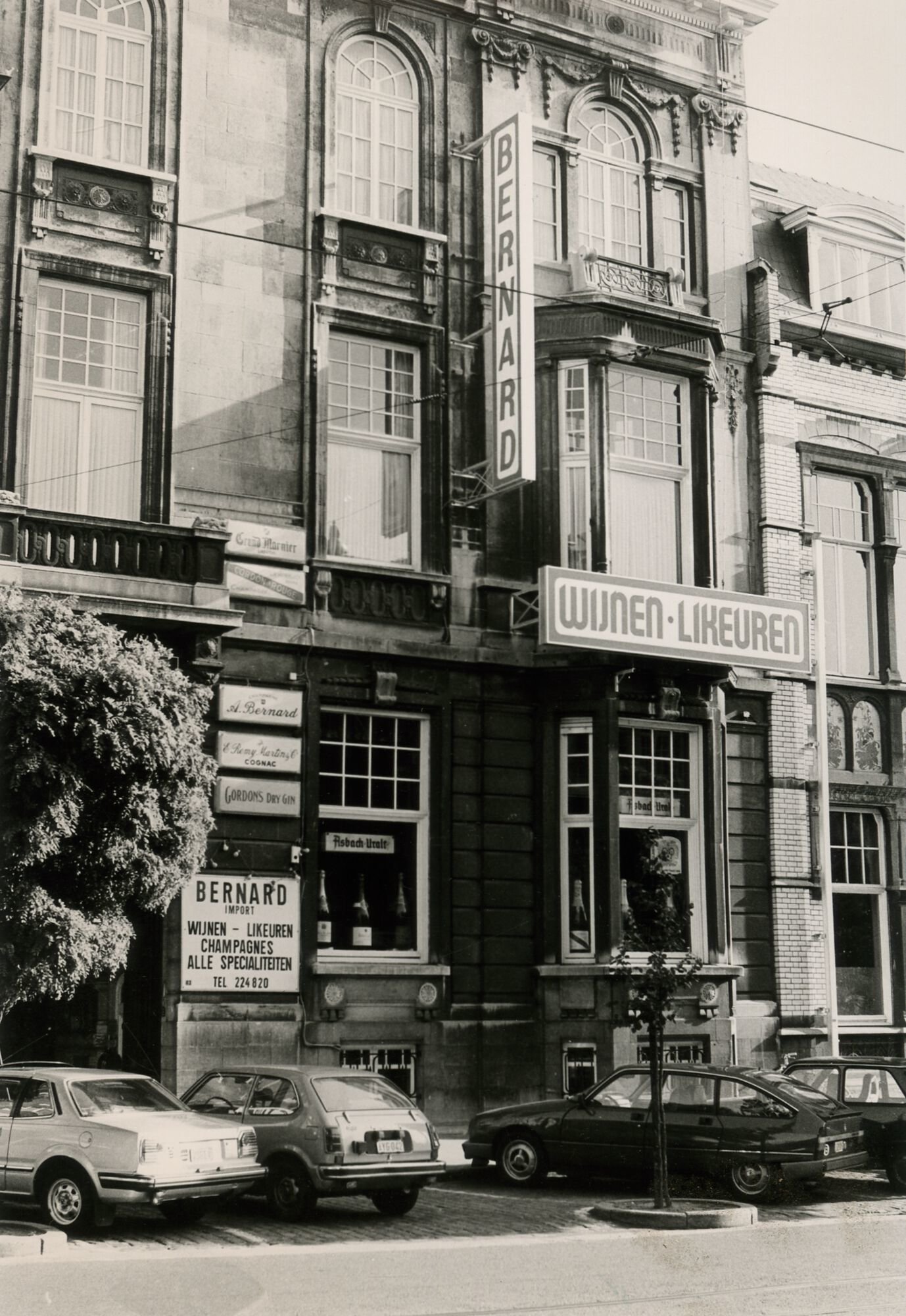 Etalage van drankenhandel Bernard in Gent