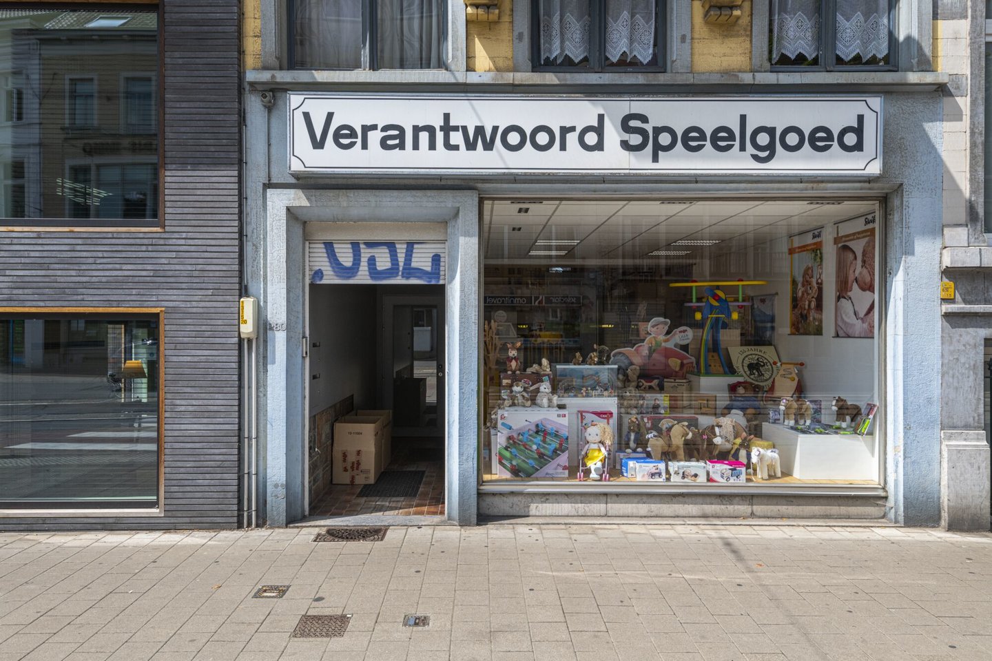 Etalage van Verantwoord Speelgoed, een speelgoedwinkel in Gent