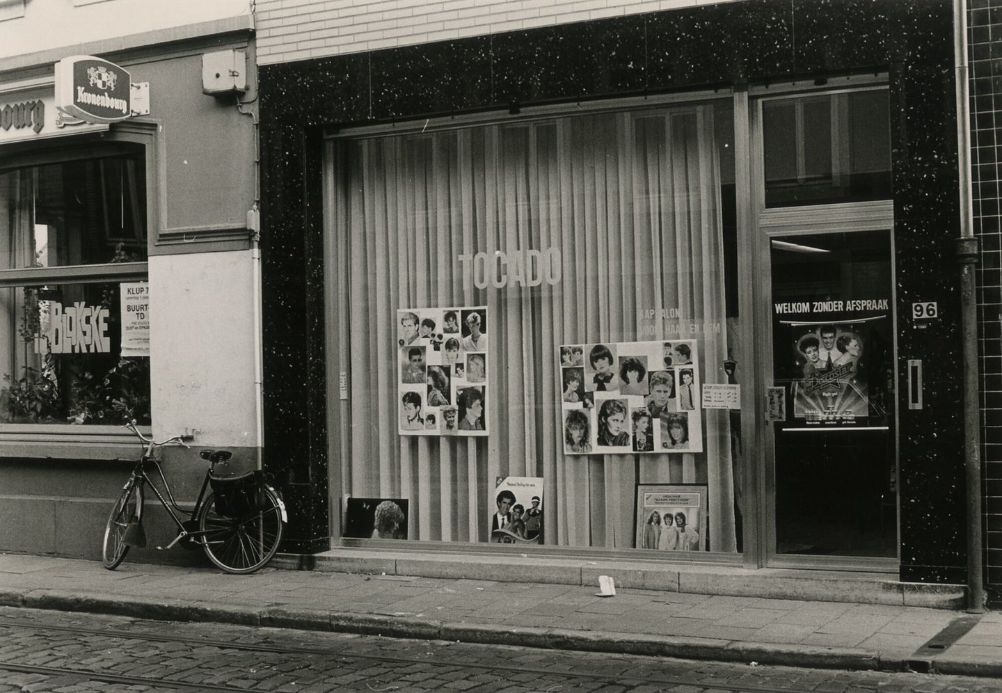Etalage van kapsalon Tocado in Gent