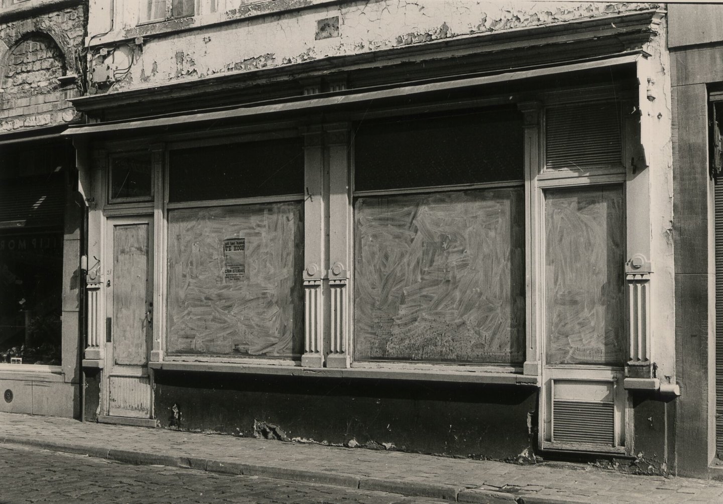 Etalage van leegstaand winkelpand in Gent