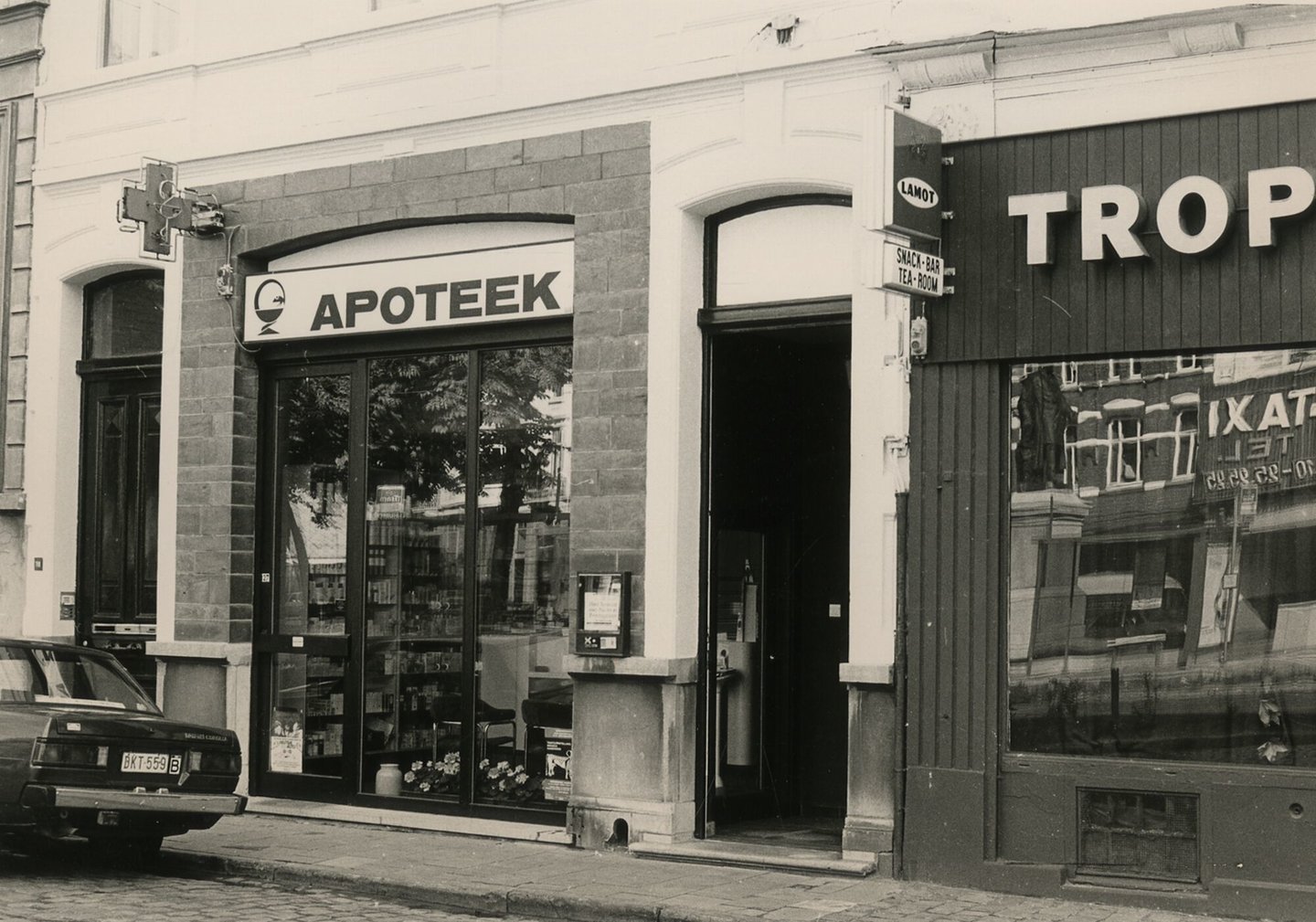 Etalage van een apotheek in Gent