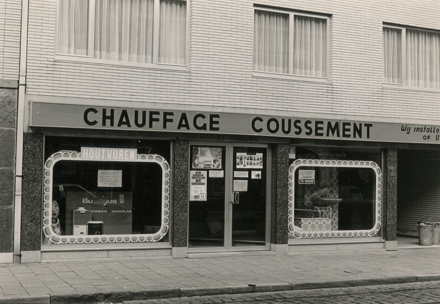 Etalage van Coussement, een winkel in verwarmingssystemen in Gent