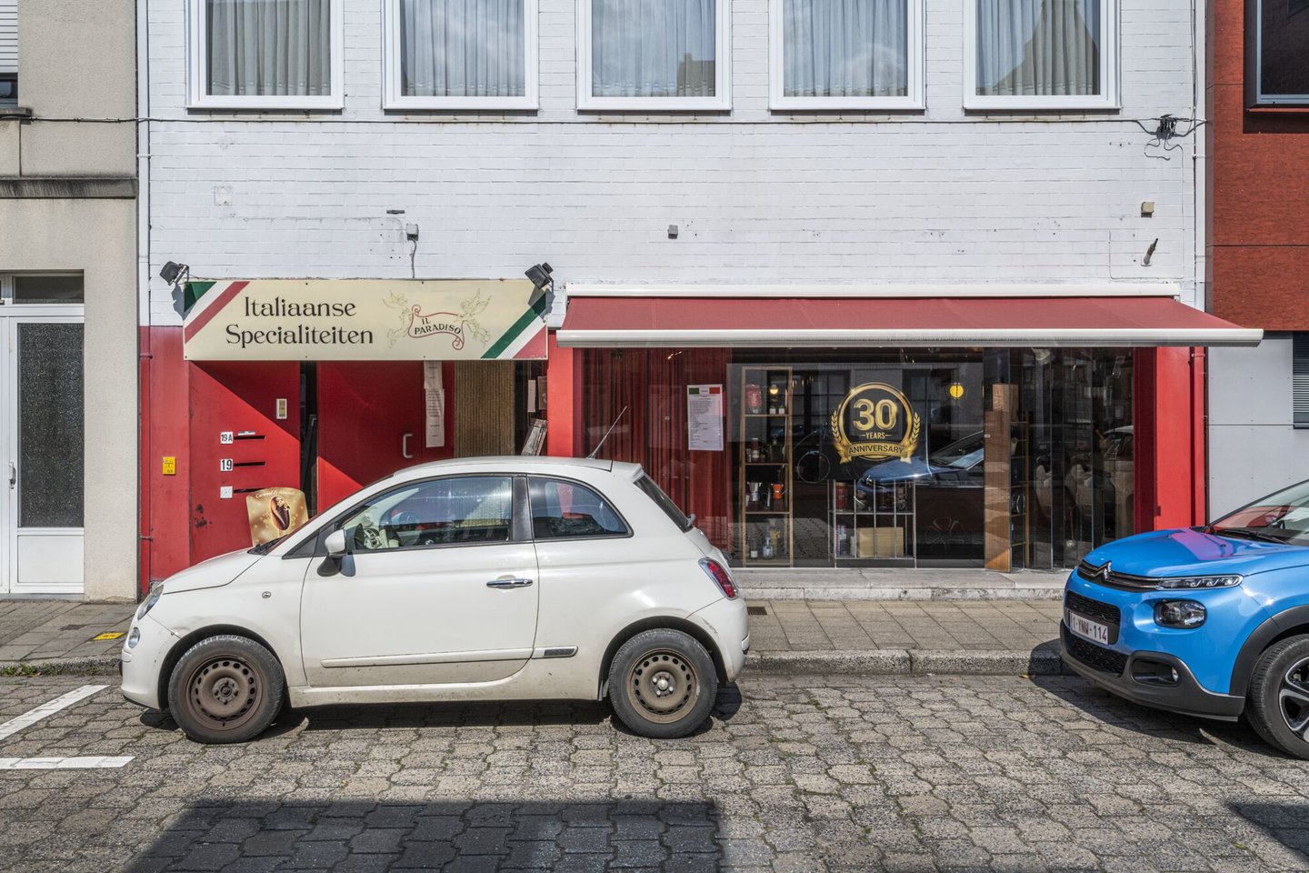 Etalage van Il Paradiso, een Italiaanse traiteur en delicatessenwinkel in Gent